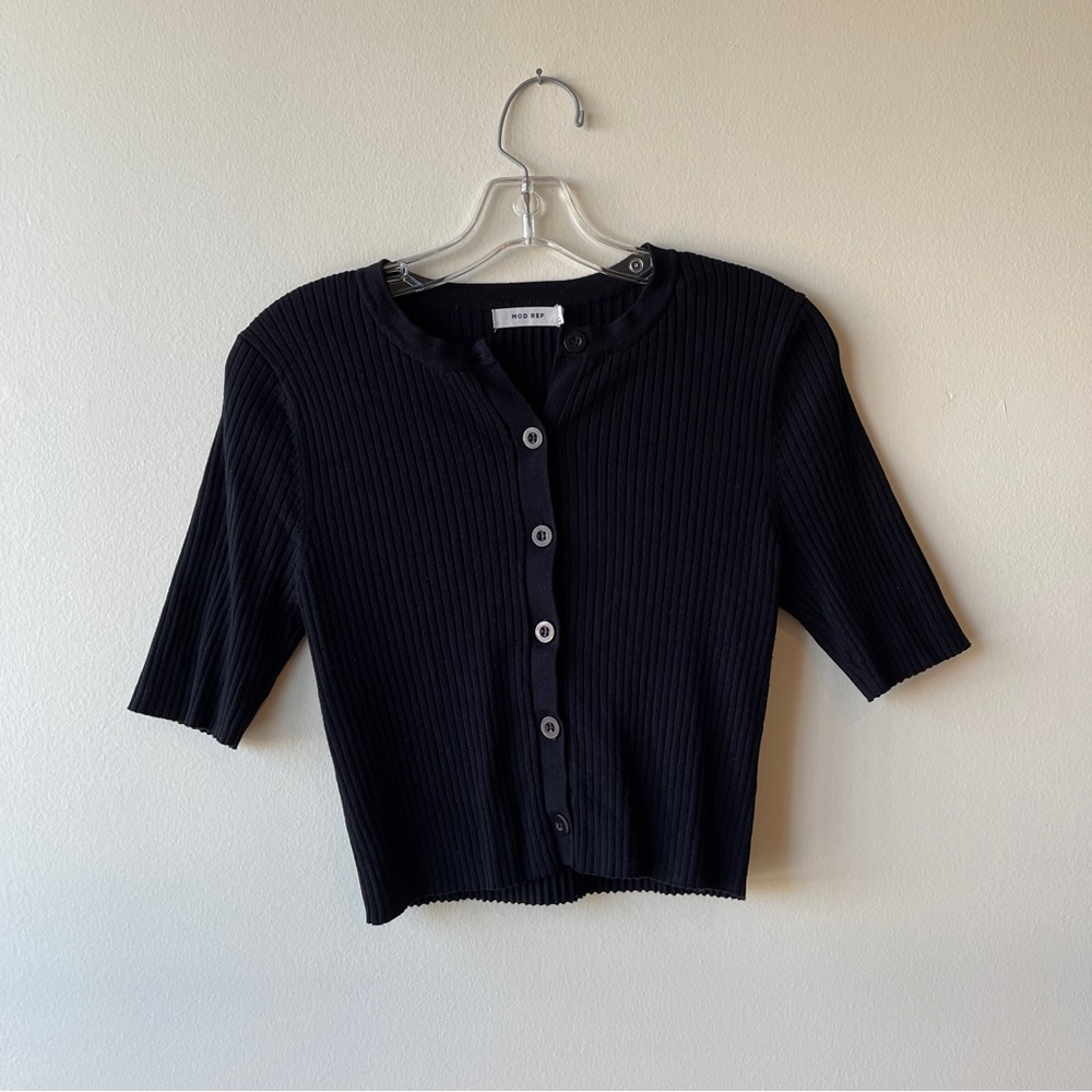 MOD REF women's cropped button up top large